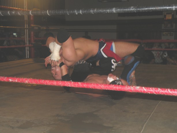 Evan Gelistico attempts to make Adam Raw quit before he even got out of the gate (Photo Credit:Brian Kelley)