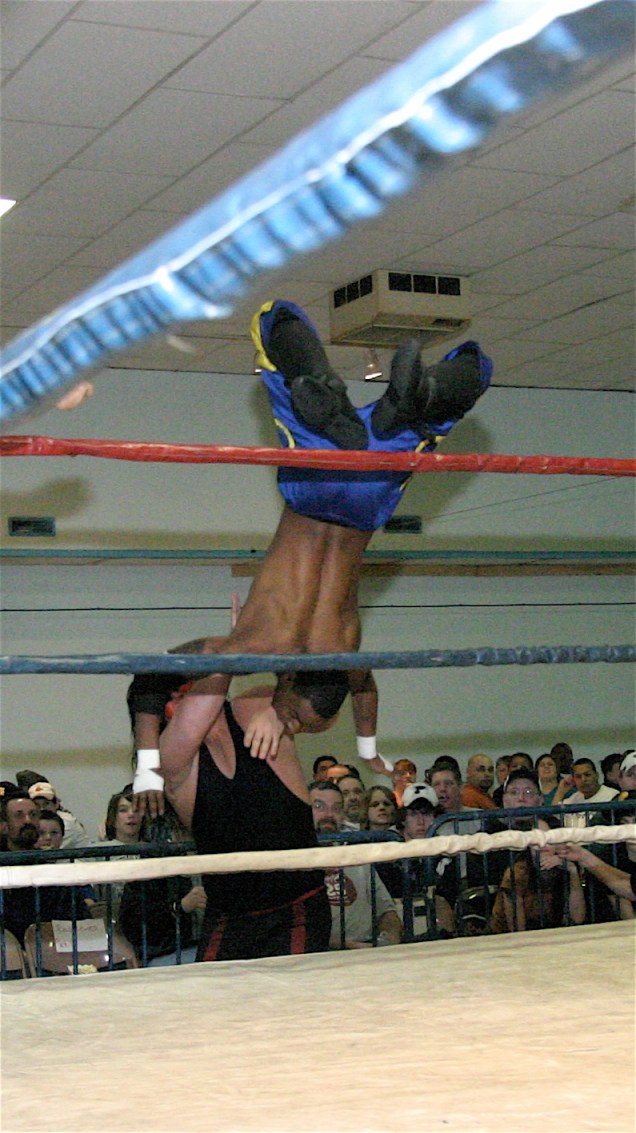 AJ Williams goes all out in his effort with Jeremy Lightfoot (Photo Credit Mike Van Hoogstraat)