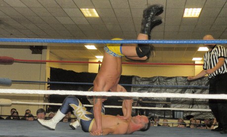 Dustin Lane takes it to the “Superstar”  (Photo Credit Paul Alberson)