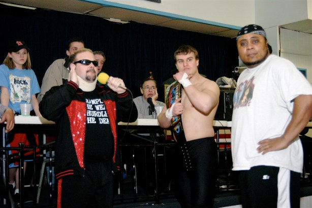  Travis Cook, Dave Vaughn and Phil E Blunt enlist ….Shaft (Photo Credit Mike Van Hoogstraat)