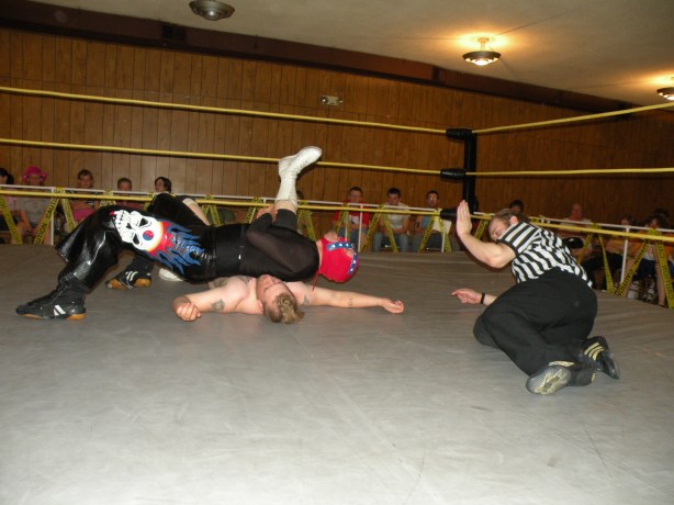 Rebel Lucha gets the win at MECW.( Photo Credit: Brian Kelley)