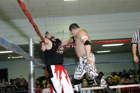 lade chops Jaysin Static on the way to a big win. (Photo Credit by Mike Van Hoogstratt) 