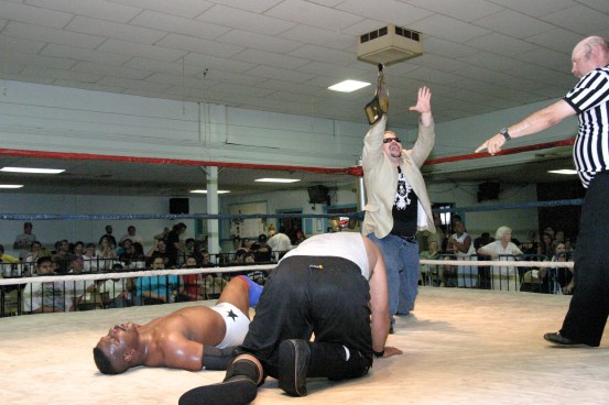 Cook celebrates Phil E Blunts historic night as he dethrones Gary Jackson for the MMWA-SICW title 