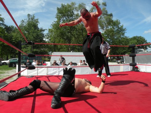 Kahagas strikes from above (Photo Credit Brian “Flair” Kelley)