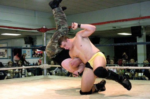 Dave Vaughn sends Waco on a trip to twist ville. (Photo credit  Michael R Van Hoogstraat)