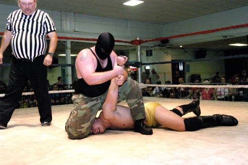 Waco was relentless in his effort to make Vaughn on dimensional as he worked on the left arm of Vaughn. (Photo Credit Michael R Van Hoogstraat)