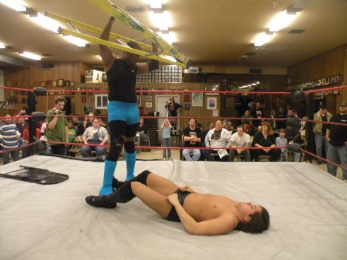 Eric Allen gets the edge thank to a ladder.(Photo Credit Brian “Flair” Kelley)